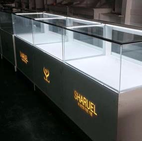 logo發(fā)光玻璃柜臺(tái)